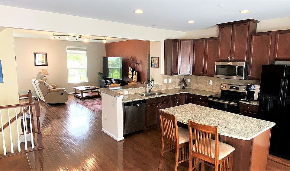 1st image of 249 Grace Ln
