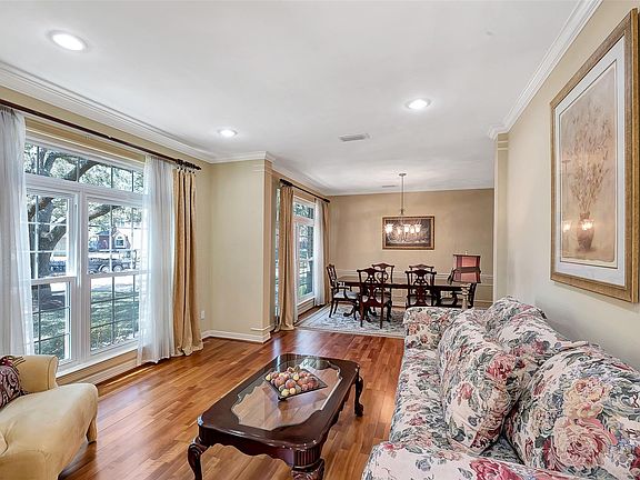 5th image of 1209 Silverleaf Dr