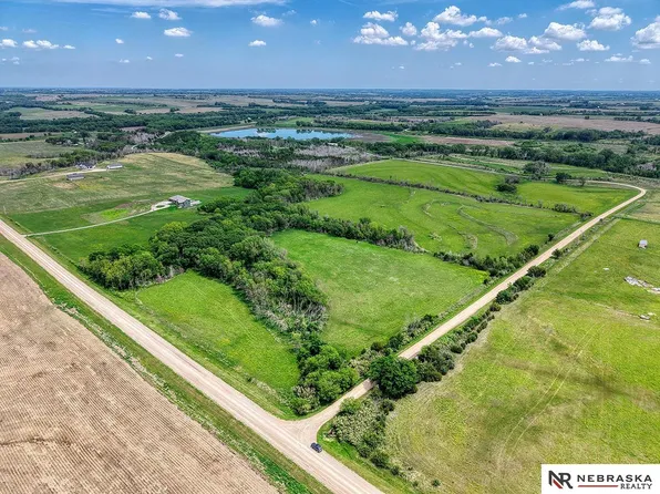 24130 SW 100th St, Hallam, NE 68368