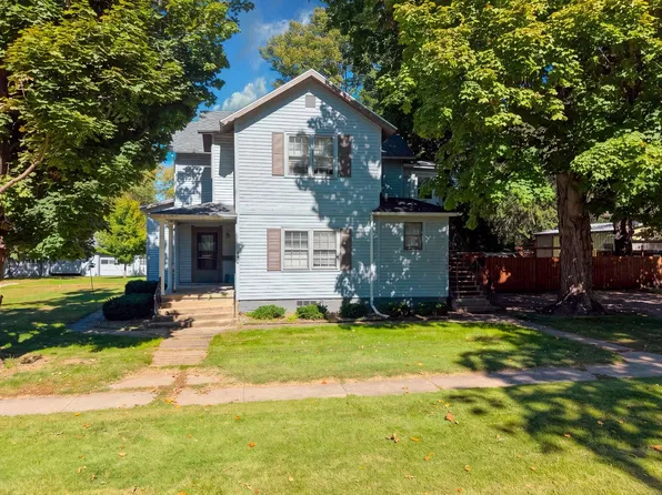 436 E Cherry St, Watseka, IL 60970