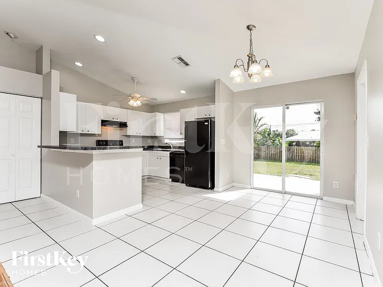 19039 Coconut Rd — Photo 5