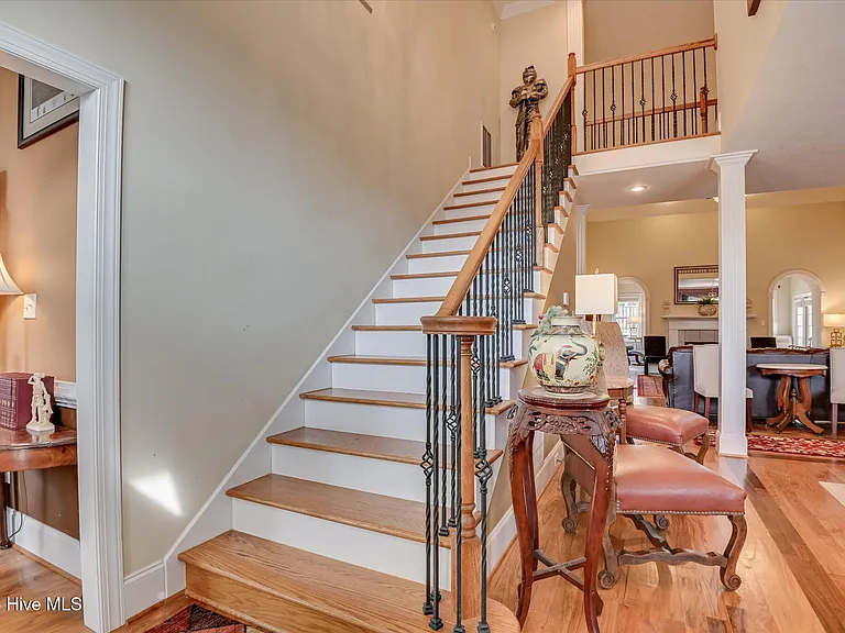 1622 Jamestown Ave — Photo 5