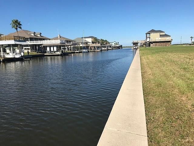 1st image of 1145 Lagoon Dr