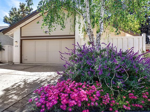 3rd image of 2474 Redbud Ct