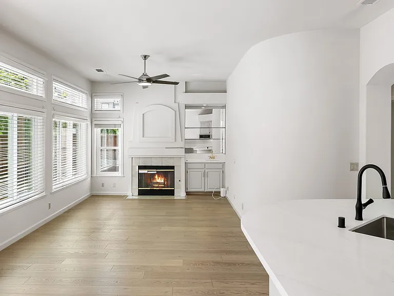 4 Mandalay Ct — Photo 8