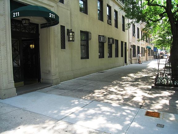 5th image of 211 W 106th St APT 11B