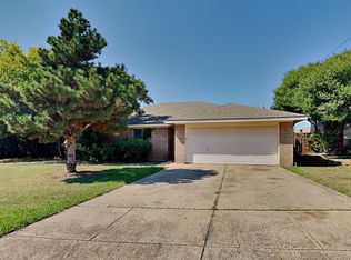 2306 Starke Ct, Arlington, TX 76006