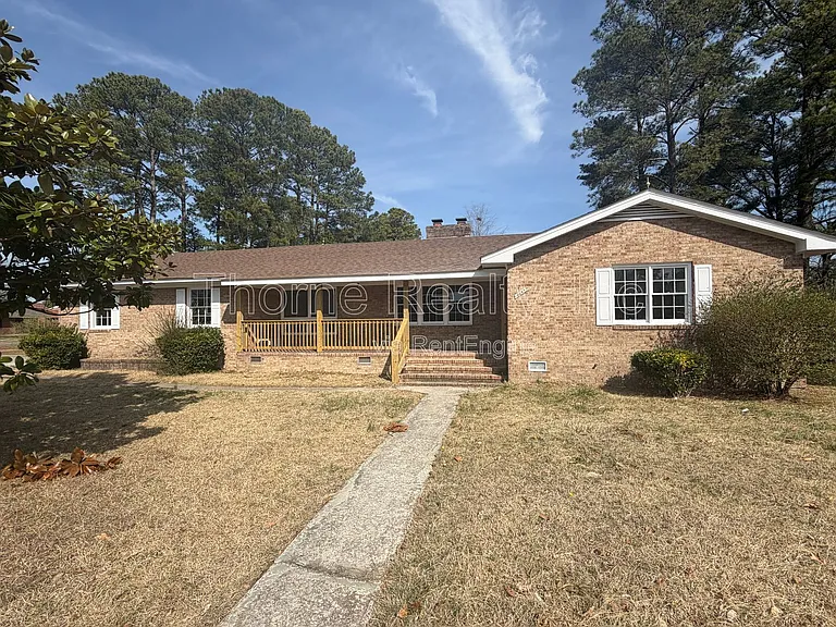 1600 King Cir — Photo 2