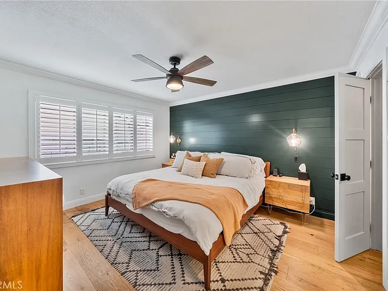 8541 Kelso Dr — Photo 19