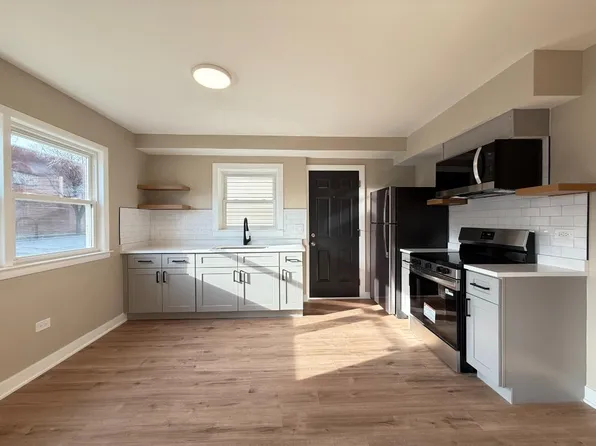 7321 14th St APT D, Forest Park, IL 60130