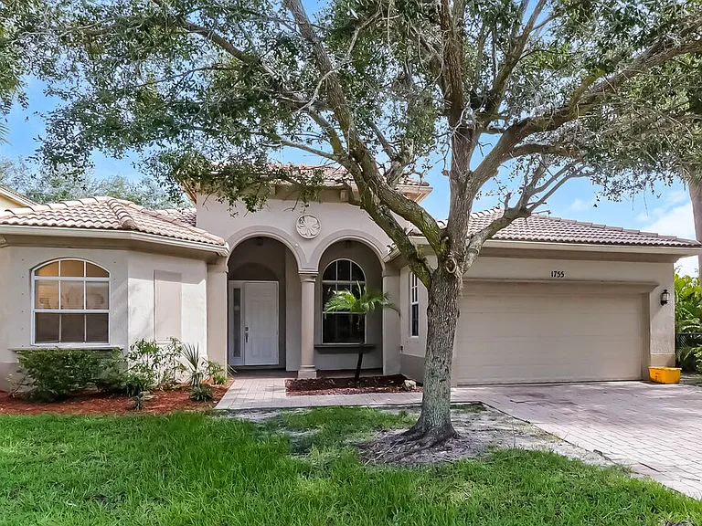 1755 Palisades Dr — Photo 1