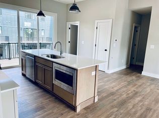408 W Park St #20B, Westfield, IN 46074