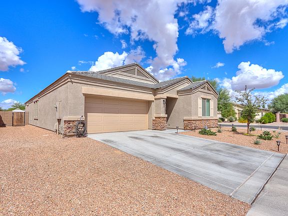 3rd image of 2033 N Cheyenne Pl