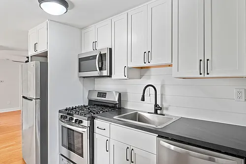 42-44 Saratoga Ave Photo 1