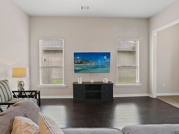 4th image of 42331 Cedarstone Ave