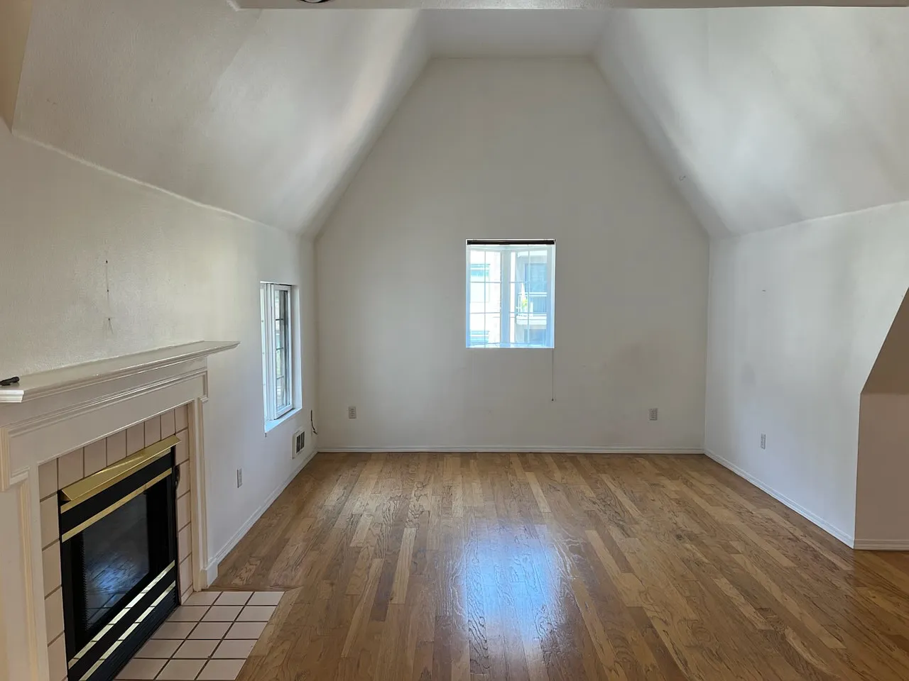 2 bed, 1.5 bath, 1110 sqft, $2,995 — Photo 3