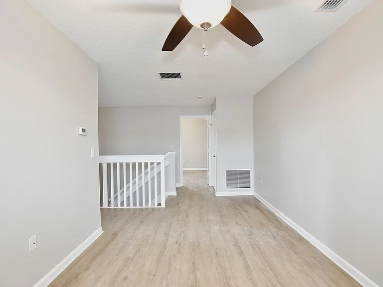16005 Champlain St — Photo 16