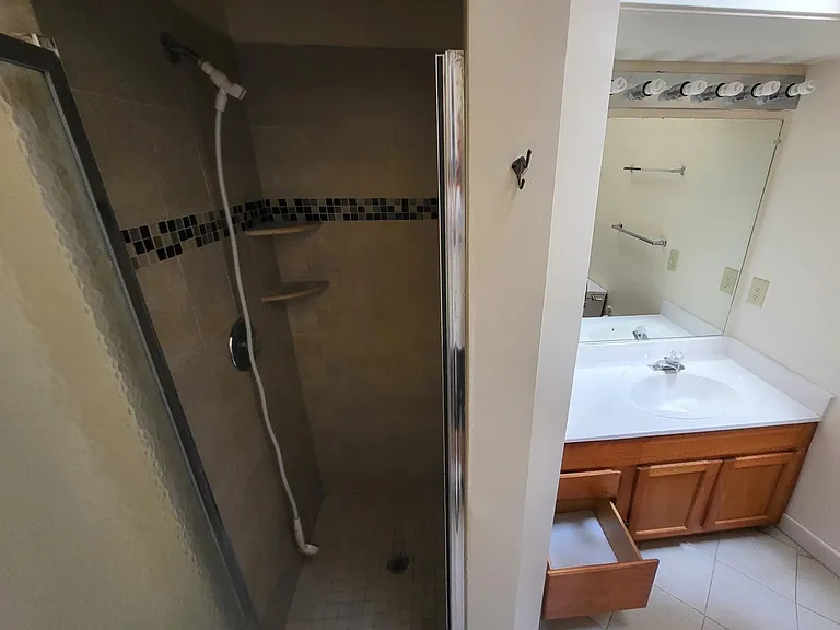 5814 Norham Dr — Photo 7