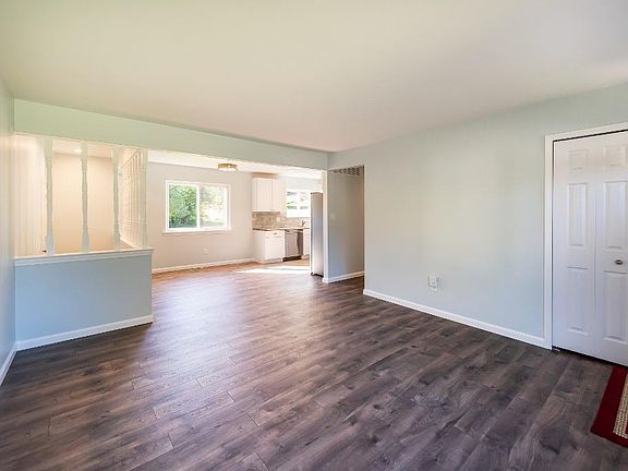 4th image of 181 Valley Dr