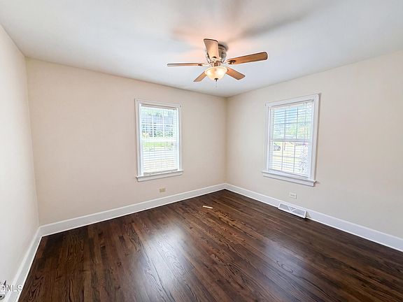 4th image of 127 Nelson St