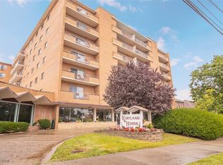 1480 Warren Rd APT 206, Lakewood, OH 44107