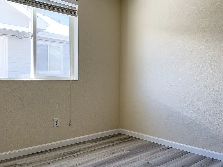 3033 W Custer Pl — Photo 7