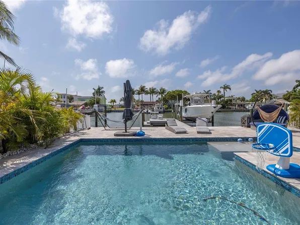 17720 Long Point Dr, Redington Shores, FL 33708