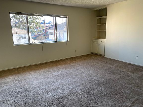 2nd image of 1821 Vine St #0