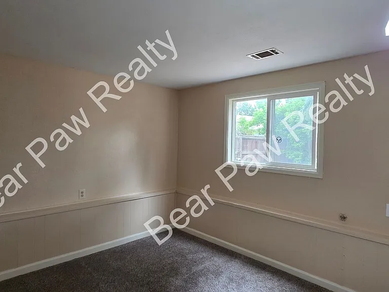 279 Reed Ave — Photo 12