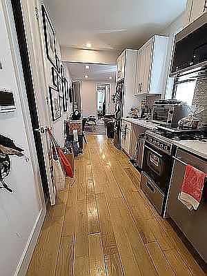 2nd image of 526 E 11th St APT 12