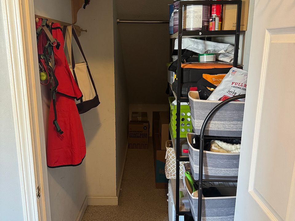 Entryway closet