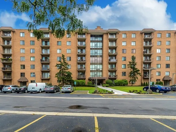 1727 W Crystal Ln Unit 707, Mount Prospect, IL 60056