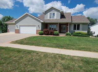 1745 E Pacific St, Ely, IA 52227