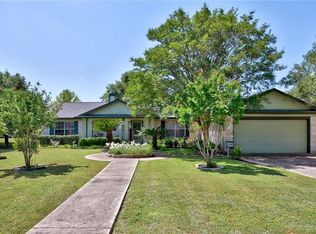 6051 High Meadows Ln, Kyle, TX 78640