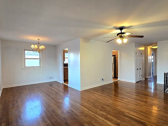 4th image of 454 Genesee Ave #1
