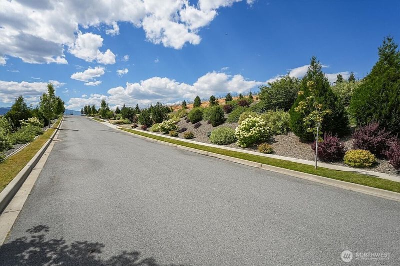 5th image of 38 Madrona Lane