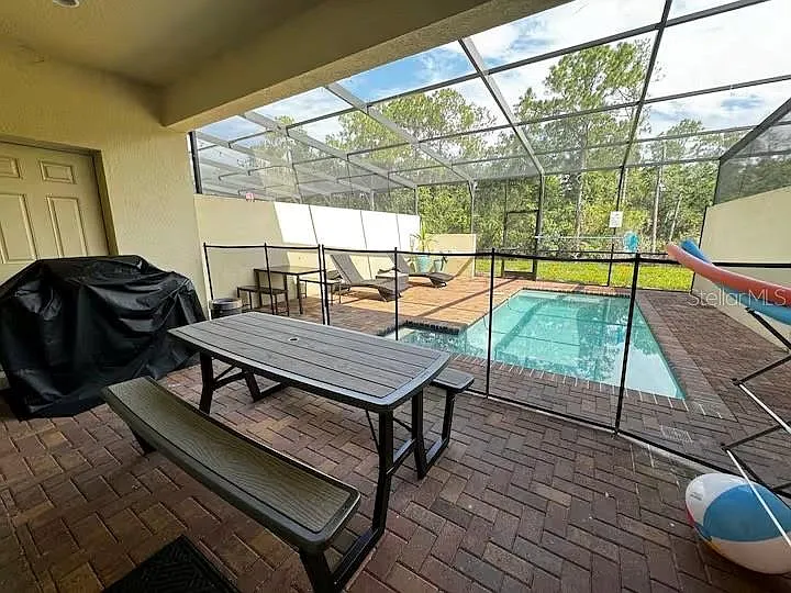 8831 Geneve Ct — Photo 40