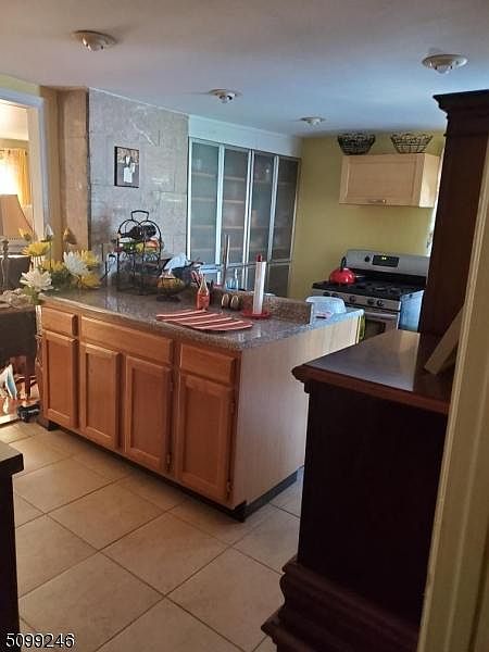 2nd image of 29 Medbourne Ave