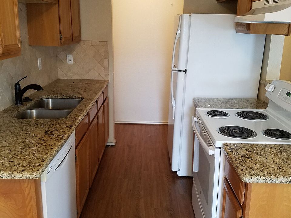 1 Foster Ct Kitchen_06292017