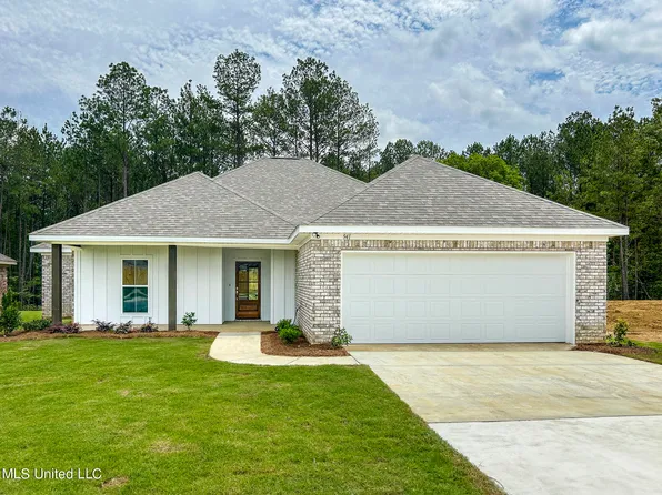 941 Riverside Ln, Pearl, MS 39208
