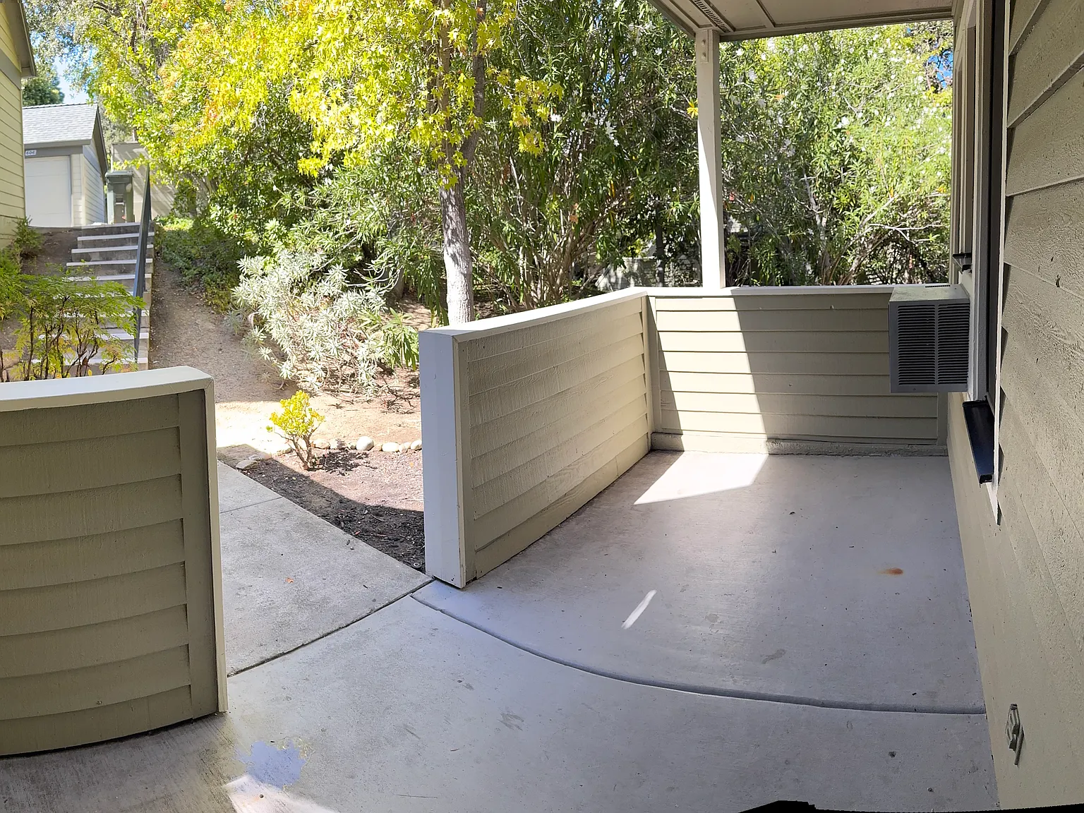 3 bed, 1260 sqft, $3,430 — Photo 3