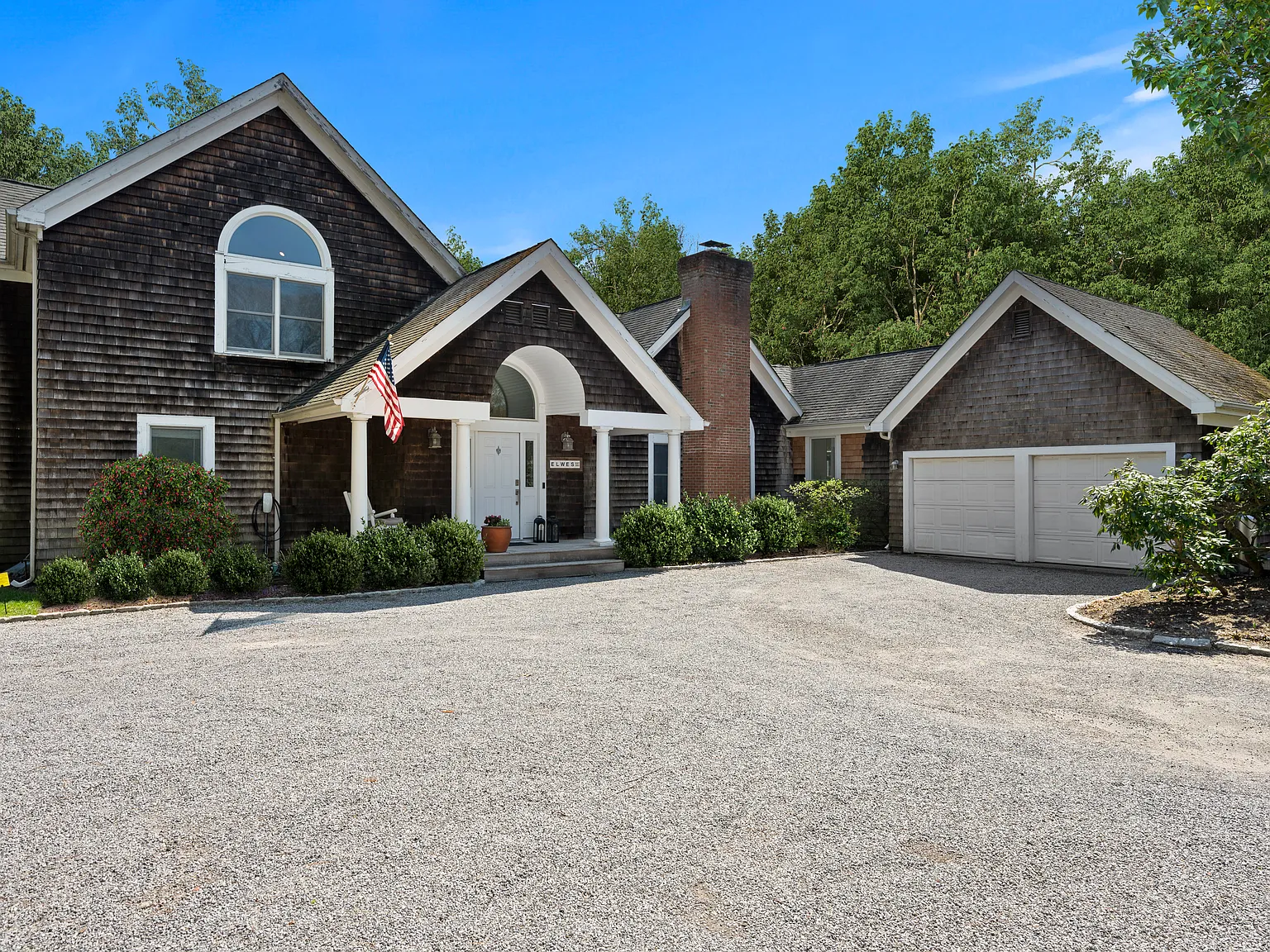 Quogue Village August Rental with Pool & Tennis — Photo 1