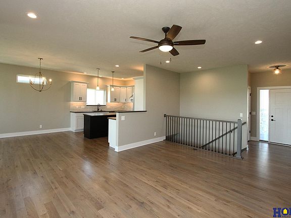 4th image of 10212 S 77th St