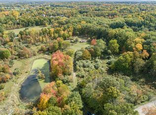 2880 N Hacker Rd, Howell, MI 48855