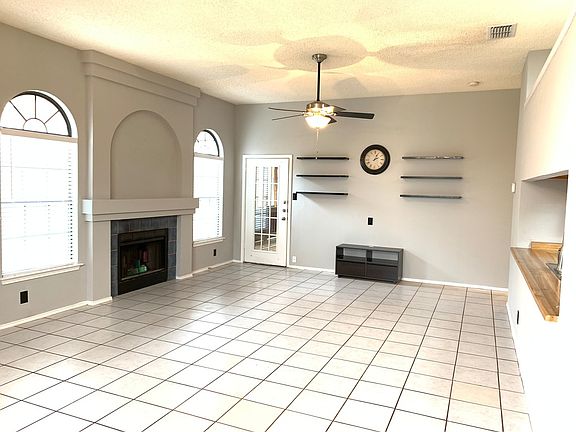 5th image of 13142 Maple Park Dr
