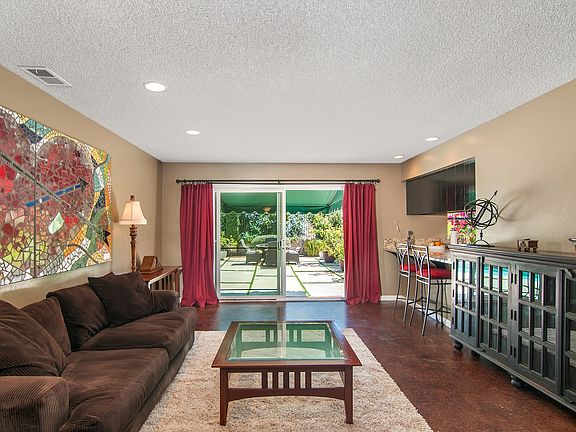 4th image of 2217 Valley Lake Dr