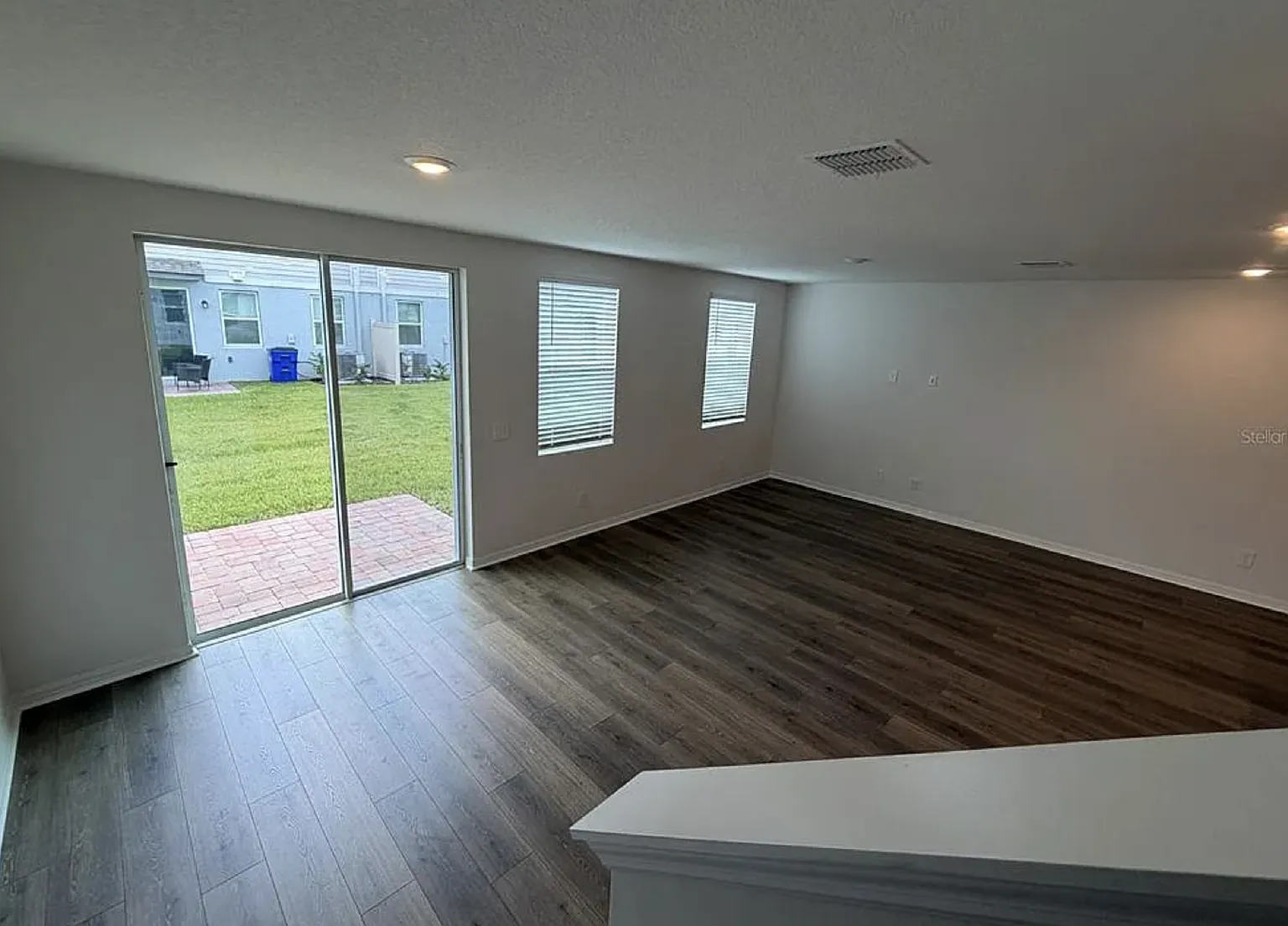3 bed, 2.5 bath, 1566 sqft, $2,200 — Photo 3
