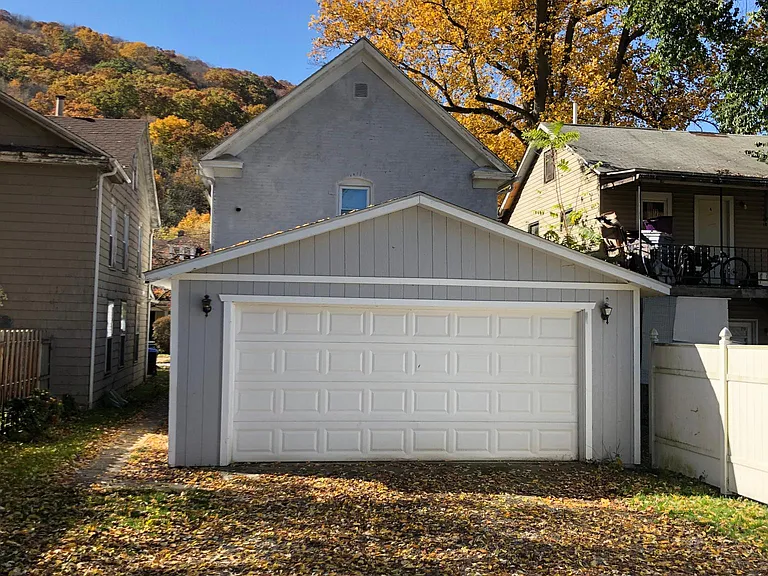 926 Buffalo St — Photo 2