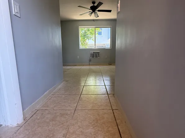 544 NE 124th St, Miami, FL 33161