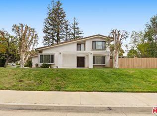 26952 Garret Dr, Calabasas, CA 91301